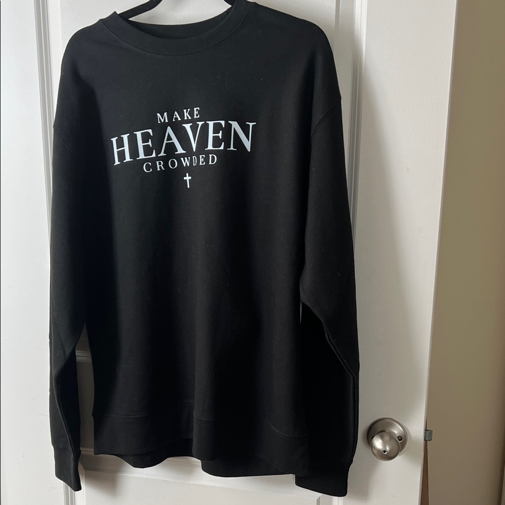 Black Crewneck Sweater Size L (22”)Pit to Pit